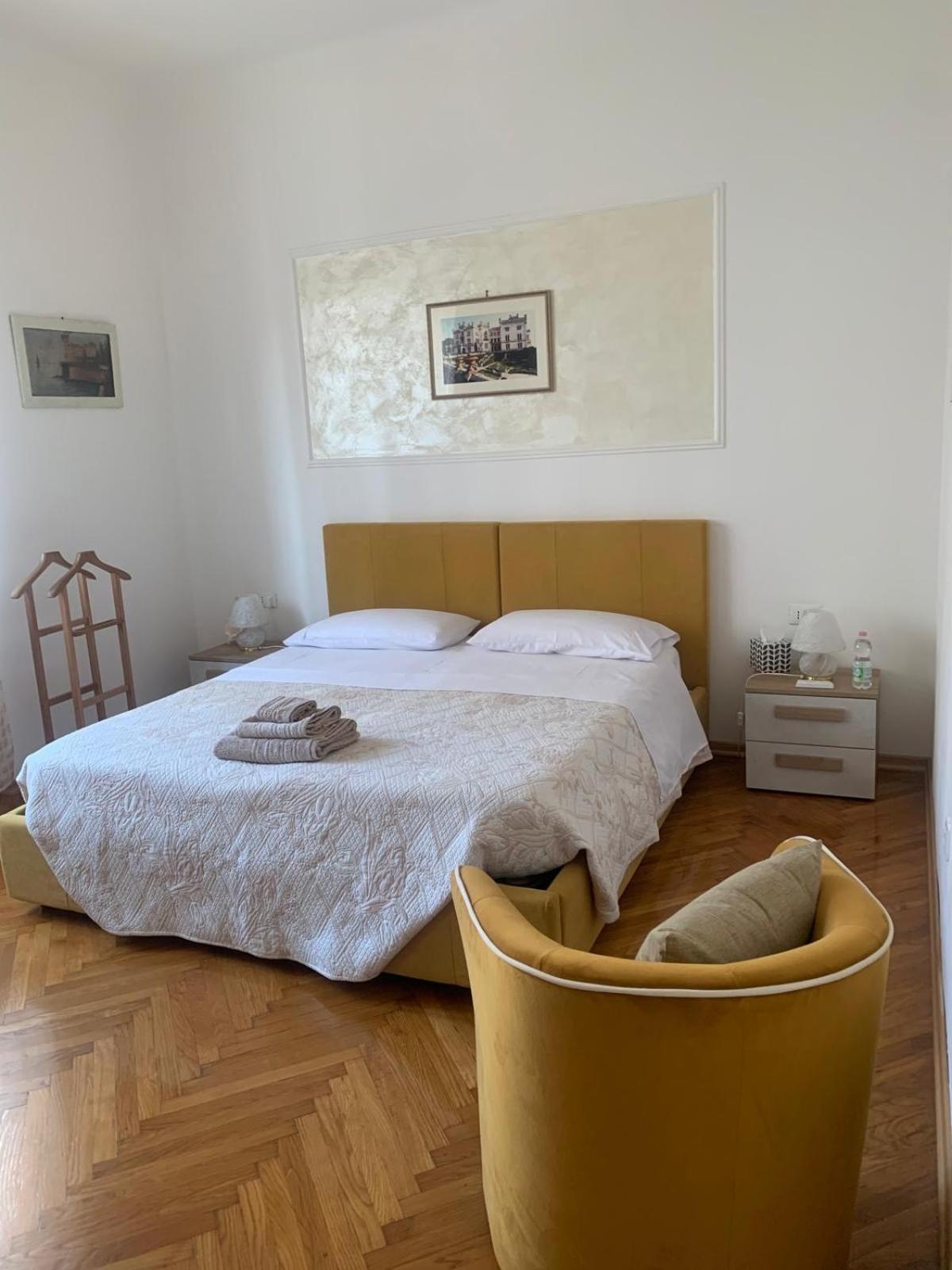 Solemare Rooms Триест Екстериор снимка